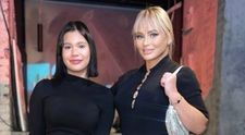 O prezentatoare TV i-a dăruit fiicei sale de 17 ani un pachet complet de operații estetice. Tânăra și-a făcut deja rinoplastie și lifting mamar