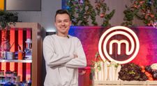 MasterChef 2025, 8 septembrie. Alexandru Laslo, medicul urolog de la MasterChef România, este pregătit să simtă gustul competiției. Reacția Chefilor când au aflat cu ce se ocupă. Florin Dumitrescu: „Dacă e cu prostata, e bine! E pentru vârsta voastră”