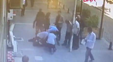 Momentul ingrozitor surprins pe camerele de supraveghere in care un barbat si-a lovit cu brutalitate fosta nevasta