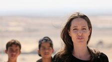 Angelina Jolie a postat imagini emoționante din Moldova, de la granița cu Ucraina