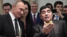 „Pe bune? Vorbim de Putin aici!” Cum l-a refuzat Maradona pe președintele Rusiei. Cei prezenți au fost siderați