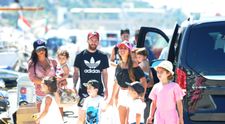 Lionel Messi, concediu cu Cesc Fabregas in Ibiza. Cat de sexy au aparut sotiile lor la plaja