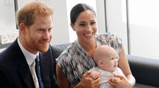 Titlul regal pe care Meghan Markle și prințul Harry l-au refuzat pentru fiul lor Archie, de teamă să nu fie hărțuit