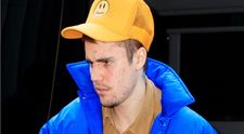 Justin Bieber le cere fanilor să se roage pentru el. Ce i se întâmplă acum artistului