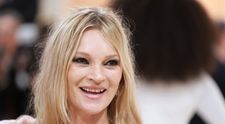 Cum arată Kate Moss la 50 de ani fără machiaj. Modelul britanic nu-și ascunde imperfecțiunile tenului
