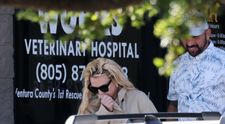 Imagini care stârnesc îngrijorare în rândul fanilor! Britney Spears, surprinsă de paparazzi după incidentul bizar dintr-un restaurant, unde martorii spun că „țipa, lătra și avea un cuțit în mână”