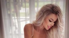 Bianca Drăgușanu, cu o coroniță de … hârtie igienica pe cap pe rețelele de socializare