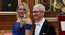 Tiffany, fiica în vârstă de 31 de ani a lui Donald Trump, a participat la banchetul de stat din Marea Britanie, unde a strălucit într-o rochie albastru regal, cu umerii goi
