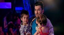 Nu l-ai vazut niciodata intr-o asemenea ipostaza: <span style=