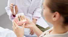 (P) Tipuri de implant dentar și etapele realizării unei astfel de intervenții