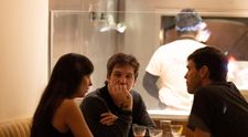 Nu se mai ascunde! După despărțirea de Chris Martin, Dakota Johnson a ieșit la restaurant cu noul iubit, un artist cu 8 ani mai tânăr