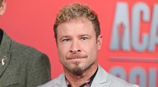 Brian Littrell, starul Backstreet Boys, dă în judecată o femeie din Florida. Cere 50.000 de dolari după ce aceasta ar fi intrat pe plaja lui privată