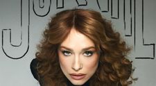 „Sunt o carte deschisă cu picături de mister”. Feli lansează „Zână la lumina Lunii”, o piesă-poveste din albumul JURNAL, prin care își exprimă puterea creativă