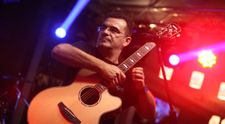 Trubadurul din Fierbinti, Mihai Margineanu, aniverseaza 11 ani de cariera muzicala in Romania!