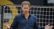 Prințul Harry, într-un zbor de linie, la clasa economy. Cum au reacționat pasagerii