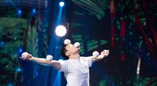 Românii au talent, 26 aprilie. Povestea incredibilă a lui Watanabe Hisashi, un maestru în arta jongleriei: „Transmiți o energie specială!”