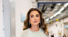Regina Rania a Iordaniei, cu un look inspirat de cultura urbană. Toată lumea vorbește despre ținuta pe care a purtat-o la München