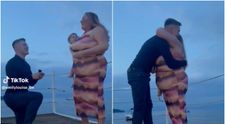 Ce a pățit o tânără când a publicat pe Tik Tok un clip cu cererea ei în căsătorie: Puteți înceta cu comentariile de hate?