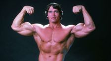 Arnold Schwarzenegger, abuzat în copilărie de tatăl său