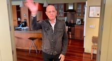 Tom Hanks, cadou-surpriză pentru un puști de 8 ani pe nume Corona care fusese umilit de colegi
