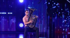 Românii au talent 2021: Attila Csoma a făcut spectacol pe scenă cu un instrument muzical inedit