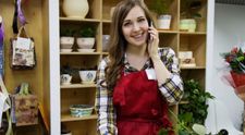 (P) Deficitul de lucrători comerciali a ridicat salariile în retail. Cât câștigă casierii