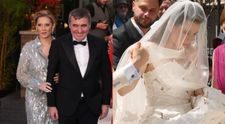 Marilena Hagi, apariție spectaculoasă la nunta fiicei sale, Kira. O prezență rafinată în albastru regal