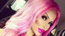 O adolescenta investeste 1 500 de Dolari lunar pentru a arata ca o papusa Barbie