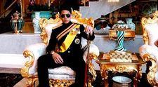 Cel mai excentric prinț din lume sparge barierele luxului. Cum trăiește Abdul Mateen, fiul sultanului din Brunei