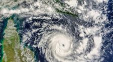 Ciclonul Deborah face ravagii în România! A plouat în 48 de ore cât în două luni de primăvară. Ce se întâmplă cu vremea în următoarea perioadă