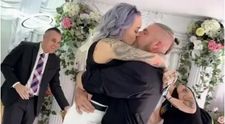 O tânără, virală pe TikTok după ce s-a căsătorit cu tatăl ei vitreg: ”Oamenii spun că e dezgustător, dar e cea mai bună decizie din viața mea”