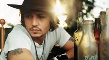 Johnny Depp, parasit de iubita bisexuala. Care a fost motivul despartirii celor doi