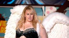 Rebel Wilson, transformare spectaculoasă după ce a slăbit peste 30 kg. Actrița s-a pozat într-un body mulat