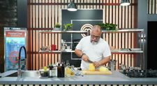 Masterchef 2024, 10 septembrie. Cristian Tomescu, barman-somelier, a gătit pina colada risotto. Chef Scărlătescu: ”Du-te și fierbe sărăcia aia de orez!”
