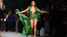 Jennifer Lopez, apariție nud la scurt timp după ce a devenit doamna Affleck