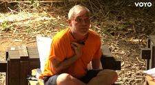 Borcanul cu miere, motiv de ceartă în camp: “Bă, vorbește frumos! Ai păr alb in cap”