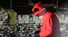 Nu se desparte niciodată de unele obiecte. Ce poarta în poșetă Regina Elisabeta a II-a
