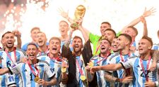 Fotbalul a trecut pe plan secund. O rață a devenit mai cunoscută decât multe vedete de la Mondial! Cu ce a apărut...îmbrăcată și cum a devenit mascota neoficială a Mondialului