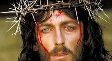Cum arata acum actorul din Iisus din Nazaret. Robert Powell, la 45 de ani de la aparitia filmului lui Franco Zeffirelli