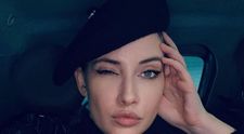 Iulia Albu, o lady și când iese la cafea cu găina după ea. „Prea tare!”