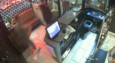 Au mâncat pe săturate, apoi au fugit din restaurant fără să achite nota de plată. Camerele de supraveghere au surprins tot, iar clipul a ajuns pe social media