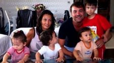 Nicoleta Luciu si Zsolt Csergo au taiat motul tripletilor Kim, Kevin si Karoly: VIDEO