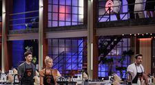 MasterChef 2024, 22 octombrie. Trei concurenți se luptă pentru a rămâne în bucătăria MasterChef! Ce preparate trebuie să gătească în etapa duelurilor