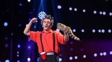 Românii au talent 2022: Stéphane Delvaux (Elastic), aplaudat în picioare de jurați. I-a făcut pe toți să râdă în hohote