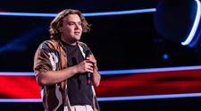 În 2023, Alexandru Ștefan i-a cucerit în unanimitate pe jurații de la Românii au talent, iar acum și-a încercat norocul la Vocea României: „E un vis împlinit că sunt aici!”
