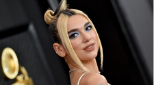Dua Lipa a izbucnit în lacrimi dupa ce a făcut un anunț important cauzat de pandemia de coronavirus