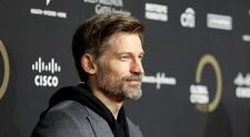 Nikolaj Coster-Waldau, în vacanță alături de familie. Cum a fost surprins starul din Game of Thrones la plimbare prin Taormina