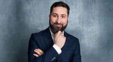 Copiii cu mâna întinsă, vinovații cu mâinile curate. Duminică, la România, te iubesc