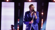 „Facem acest refren viral?”. Alex Maxim, finalist Vocea României 2023, lansează „N-ai știut”, piesa care arde, doare și vindecă