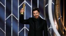 Cui i-a mulțumit Christian Bale pentru Globul de Aur câștigat în acest an